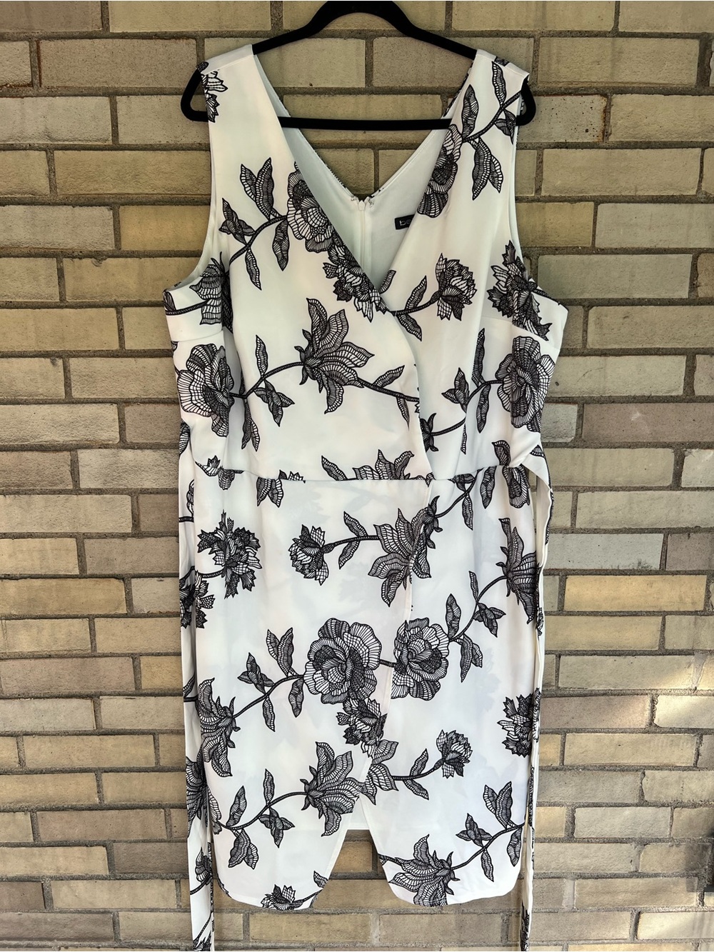 Bebe Dress White Black Floral Tie Back Faux‎ Wrap Party Cocktail Plus Sz 24W